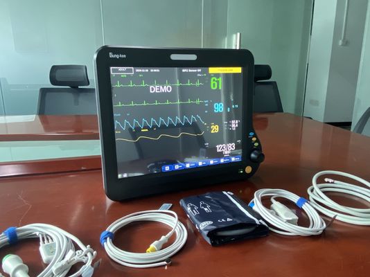 HL7 호환 기능이 있는 15인치 멀티 파라미터 심장 환자 모니터, OR/OT, ICU, CCU, 일반 병동에 적용