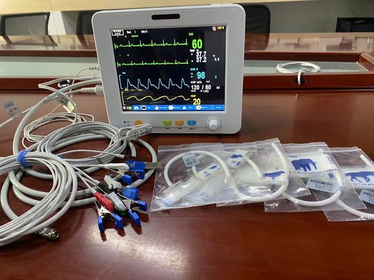 가지고 다닐 수 있는 수의학 생명징후는 EtCO2 ECG SPO2 NIBP와 임시 측정으로 모니터링합니다