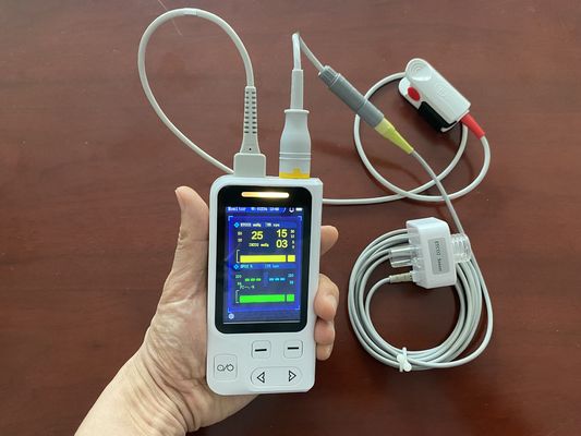 수의학 휴대용 생명 신호 모니터 3.5 인치 TFT LCD 화면 EtCO2 및 SPO2